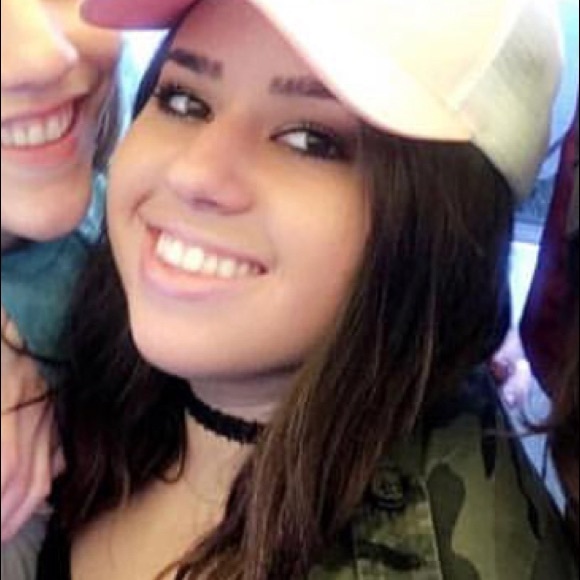 Meet your Posher, Amanda - Picture 1 of 1